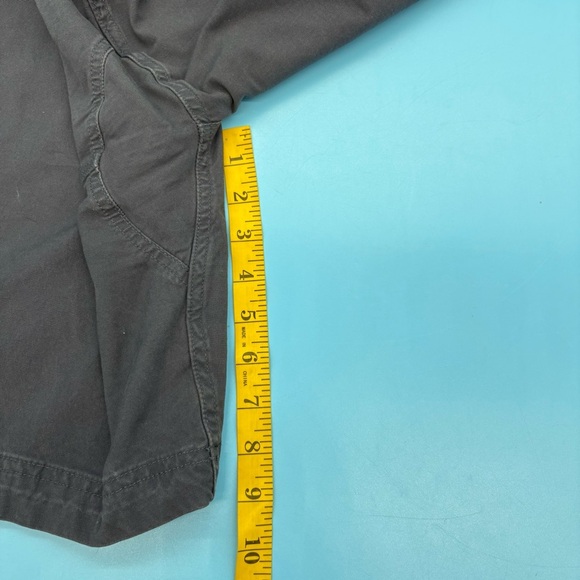 Duluth Trading Co Gray Flat Front Shorts Size Large - Picture 5 of 8